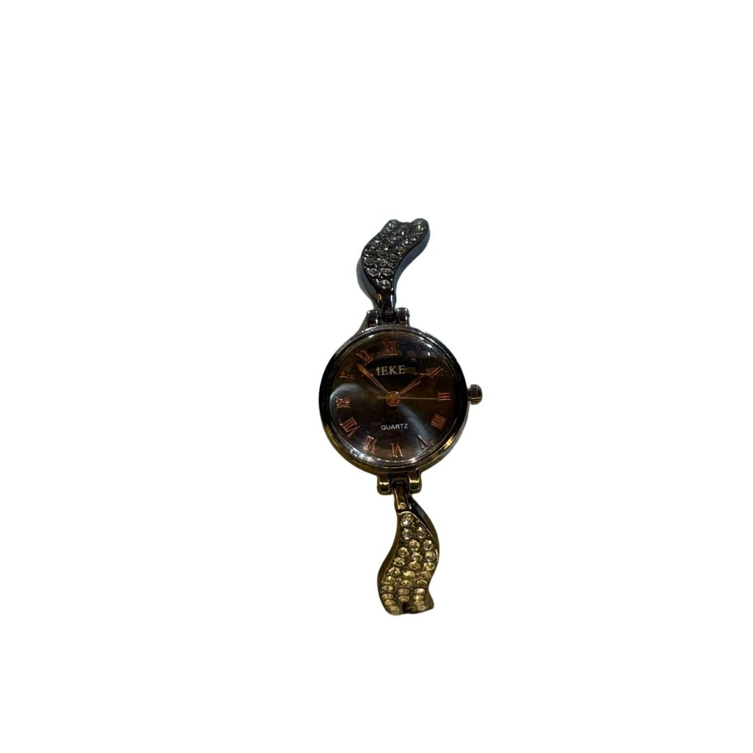 Elegant Women's Rose Gold Quartz Bracelet Watch